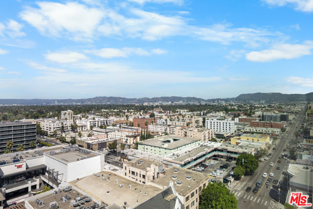 3785 Wilshire Boulevard, Los Angeles CA: https://media.crmls.org/mediaz/2a1b896e-1813-4f4f-9233-19ac774a20c6.jpg