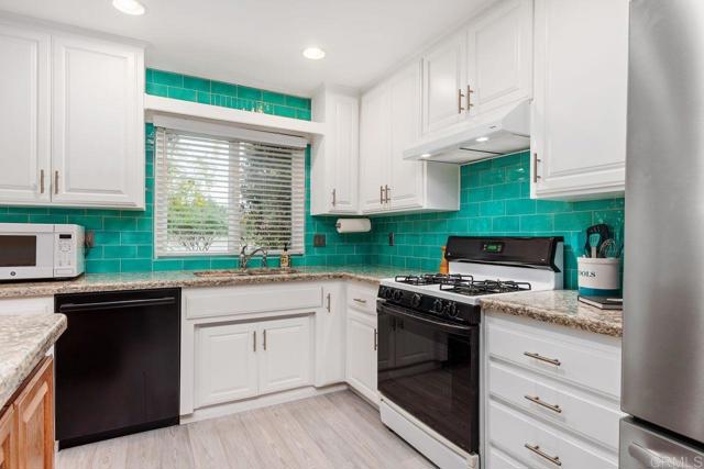 Detail Gallery Image 7 of 36 For 1037 Glenmere Rd, Vista,  CA 92084 - 3 Beds | 2 Baths