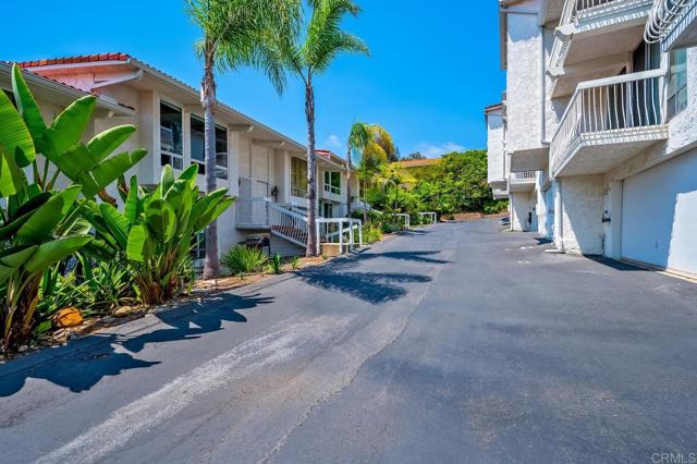Detail Gallery Image 59 of 60 For 2319 Caringa Way #58,  Carlsbad,  CA 92009 - 2 Beds | 2/1 Baths