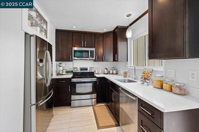 1237 Pine Creek Way, Concord CA: https://media.crmls.org/mediaz/2a1cb942-932b-410d-9b7f-561fca4be3a8.jpg