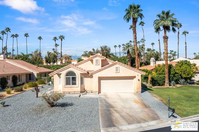 39141 Sweetwater Drive, Palm Desert CA: https://media.crmls.org/mediaz/2a1cc5fc-7e26-42e5-ab4c-f40c114c3d30.jpg