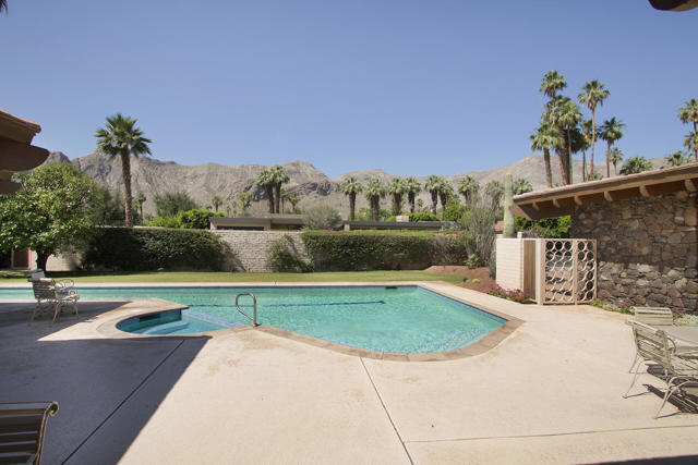 Image 5 of 63 For 70796 Fairway Drive