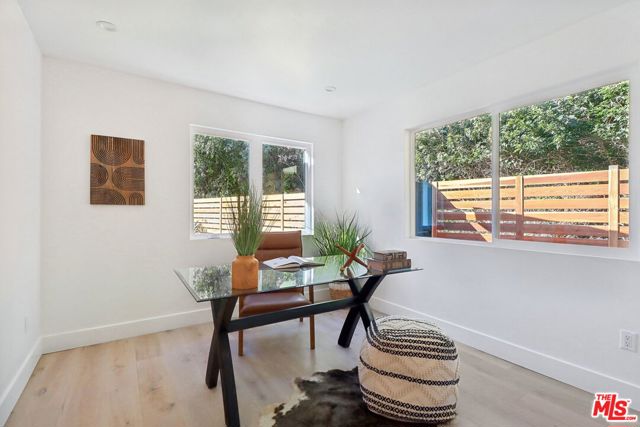4656 Greenbush Avenue, Sherman Oaks CA: https://media.crmls.org/mediaz/2a1d2f5a-d8a6-4eef-8cfc-7be89e96635d.jpg