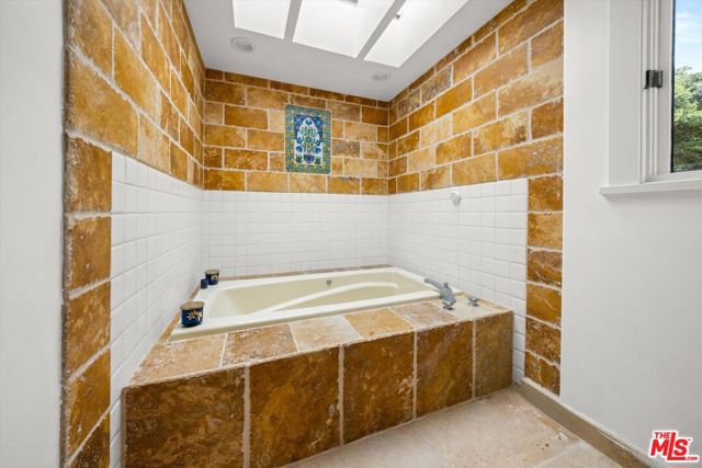 1435 Sycamore Canyon Road, Santa Barbara CA: https://media.crmls.org/mediaz/2a1d3127-2065-46f8-b858-7d3c5484660a.jpg