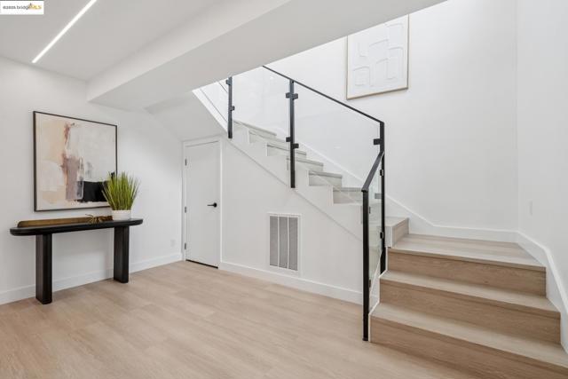 1207 Cedar St, Berkeley CA: https://media.crmls.org/mediaz/2a1da477-c79c-463d-a4de-09d6f9e776a0.jpg