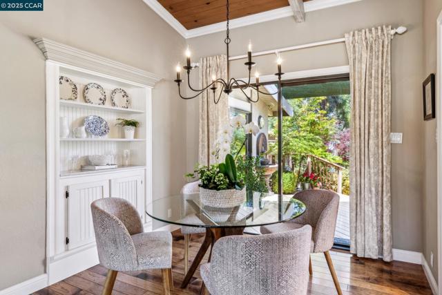 700 Golf Club Way, Pleasant Hill CA: https://media.crmls.org/mediaz/2a1dd021-12fc-4bb5-b6fd-2eac3df83ea6.jpg