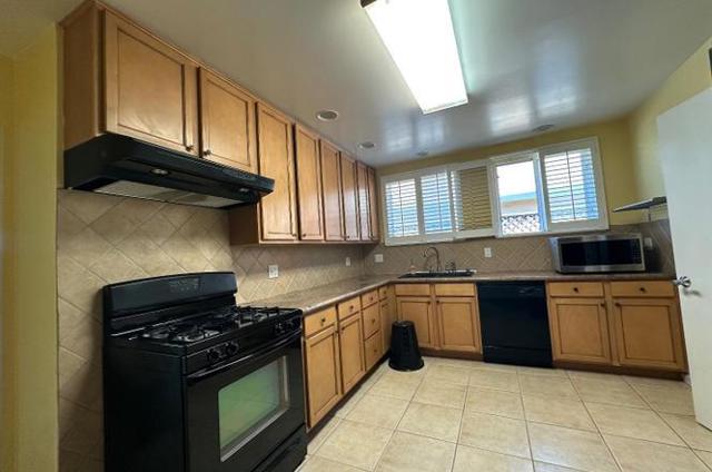 589 N Monroe street, San Jose CA: https://media.crmls.org/mediaz/2a1df3c3-16c7-4da0-8872-ebea3dc7c765.jpg