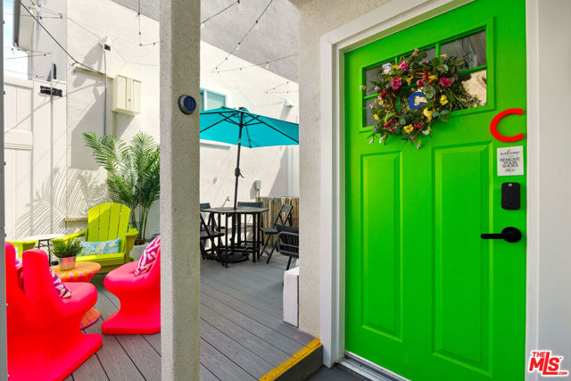 5853 Vineland Avenue, North Hollywood CA: https://media.crmls.org/mediaz/2a1e895d-522e-407a-b588-89c07db1404f.jpg
