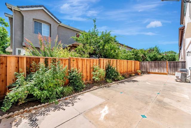 2829 Rubino Circle, San Jose CA: https://media.crmls.org/mediaz/2a1ebd89-9a4a-45c6-bb50-b94beffaef9c.jpg