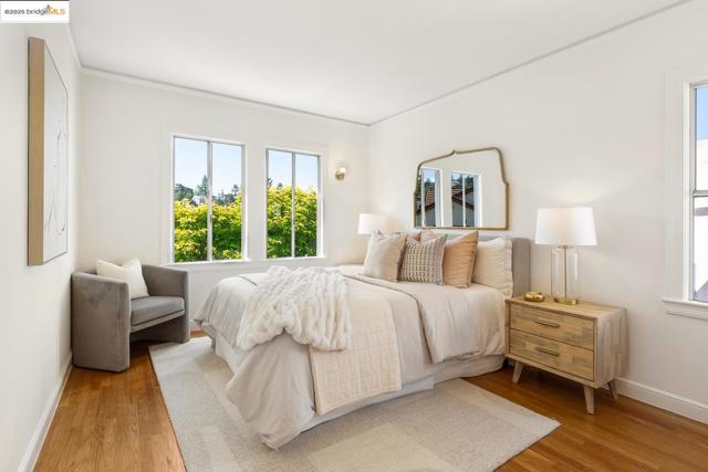6753 Manor Crest, Oakland CA: https://media.crmls.org/mediaz/2a2015df-f0f7-4dfb-b790-fa43d5e5762e.jpg