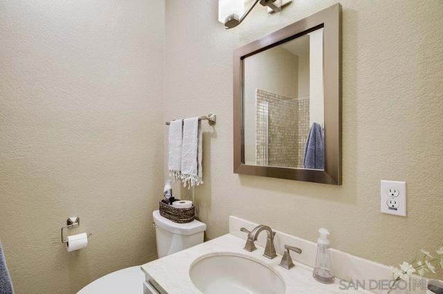 707 Orange Ave, Coronado, California 92118, 3 Bedrooms Bedrooms, ,2 BathroomsBathrooms,Condominium,For Sale,Orange Ave,240007803SD