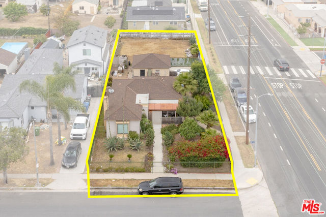 701 W 112th Street, Los Angeles CA: https://media.crmls.org/mediaz/2a21218a-4656-46b8-a5f2-b7e9e3376b39.jpg