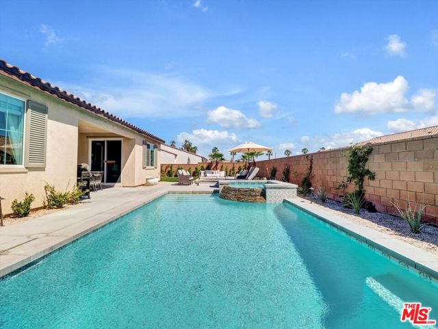 81921 Fiori Del Deserto Drive, La Quinta CA: https://media.crmls.org/mediaz/2a2134fb-e4d4-4993-abd2-4c6f002d78d8.jpg