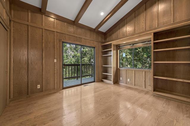 14449 Liddicoat Circle, Los Altos Hills CA: https://media.crmls.org/mediaz/2a218986-b57f-4b55-a6c6-389f8f528751.jpg