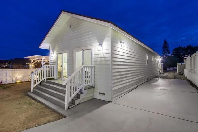 3122 Newell St, San Diego CA: https://media.crmls.org/mediaz/2a219f17-44eb-43c6-a820-aa954e72bb66.jpg