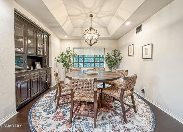1832 Calle Salto, Thousand Oaks CA: https://media.crmls.org/mediaz/2a21d6fd-112a-4a5e-ab81-bf0879b4fcb8.jpg