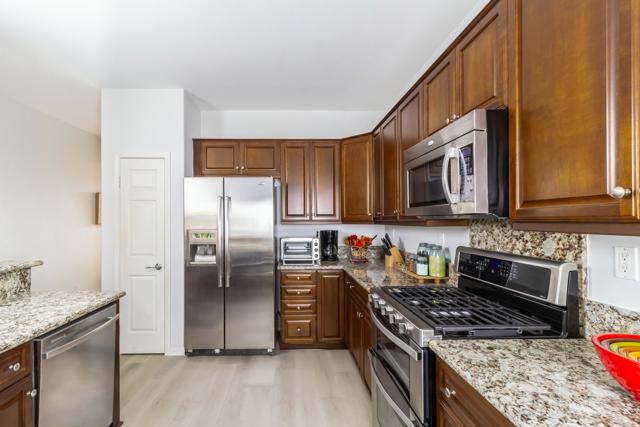 81098 Avenida Vidrio, Indio CA: https://media.crmls.org/mediaz/2a220bab-e935-45a2-820e-7e7ba1ce3fd1.jpg