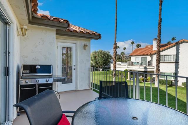 153 Desert Falls E Drive, Palm Desert CA: https://media.crmls.org/mediaz/2a226345-6058-42f3-bc4c-8b79f3ce1919.jpg