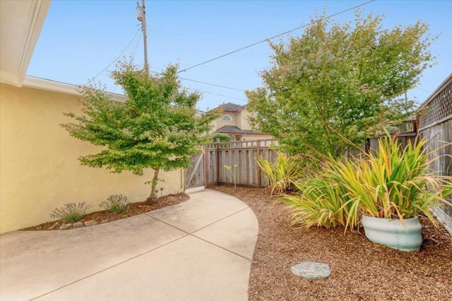 435 Coates Drive, Aptos CA: https://media.crmls.org/mediaz/2a22d7ea-5d20-43a5-8f01-a2913188cbbf.jpg