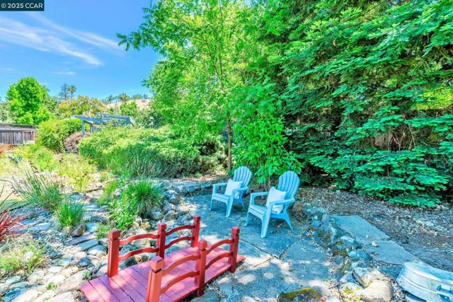 49 Terra Bella Dr, Walnut Creek CA: https://media.crmls.org/mediaz/2a22ed86-a457-483d-8d69-98ab6c5b1d14.jpg