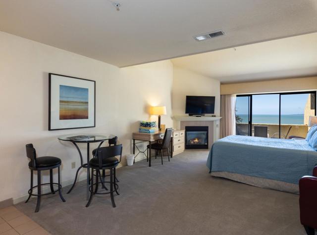 302 Seascape Resort Drive, Aptos CA: https://media.crmls.org/mediaz/2a230126-bd31-4fde-aa97-c13552a3f6d5.jpg