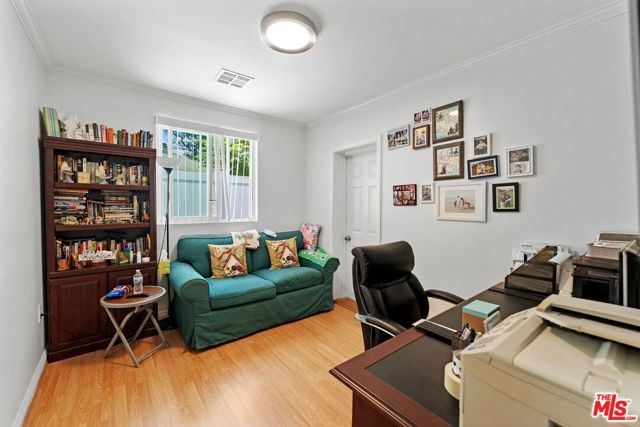 1430 N Dominion Avenue, Pasadena CA: https://media.crmls.org/mediaz/2a2306f0-120a-494f-9a6a-88eca88d6dec.jpg