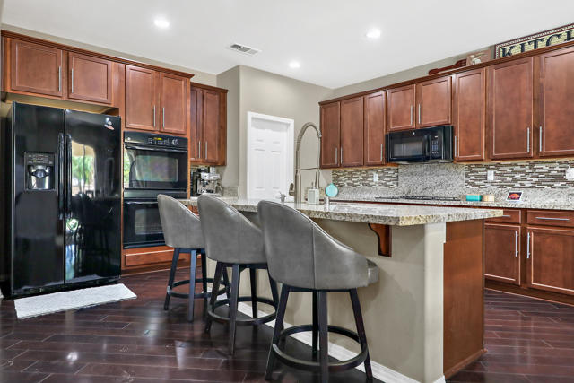 Image 6 of 39 For 80076 Bridgeport Drive