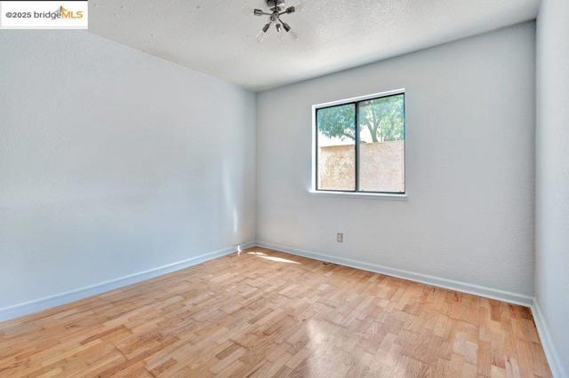 1927 Babbe St, Oakley CA: https://media.crmls.org/mediaz/2a23c375-44df-422a-8c77-756671f4f08e.jpg