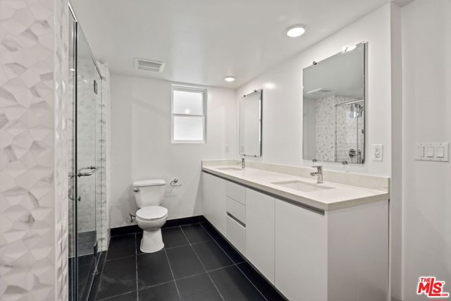 1223 Wellesley Avenue, Los Angeles CA: https://media.crmls.org/mediaz/2a24525b-9b49-4ad7-80d7-f546e91a8a0f.jpg