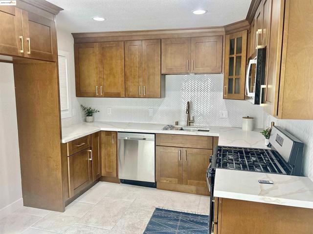 518 4th Street, Richmond CA: https://media.crmls.org/mediaz/2a24d188-0813-42fc-b62d-34303de1ea27.jpg