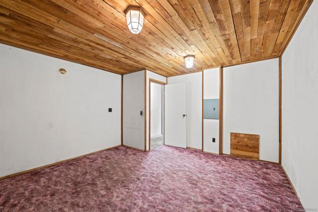 2380 Cape Horn Ave,  CA: https://media.crmls.org/mediaz/2a256972-8306-4f80-bdba-c0faf546e9ee.jpg