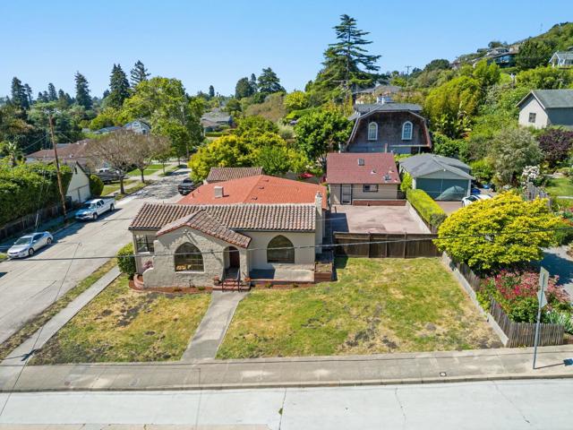 1003 Walnut Avenue, Santa Cruz CA: https://media.crmls.org/mediaz/2a264da9-7f3d-4410-a493-2ffec4c271df.jpg