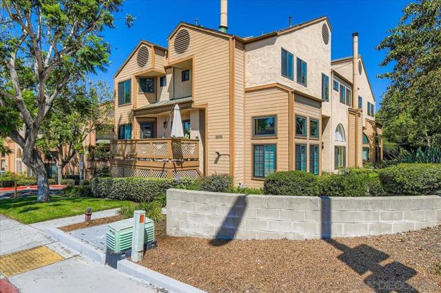 8896 Highwood Drive, San Diego CA: https://media.crmls.org/mediaz/2a267cc4-8033-4528-a785-ca15301376a4.jpg
