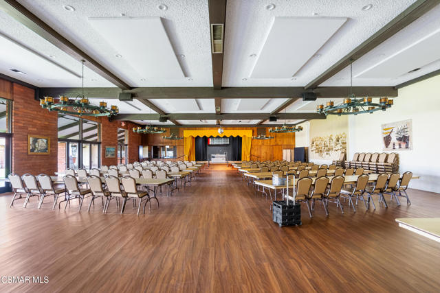 1215 Anchors Way Drive, Ventura CA: https://media.crmls.org/mediaz/2a26e889-c37e-4153-9183-4aa11667861d.jpg