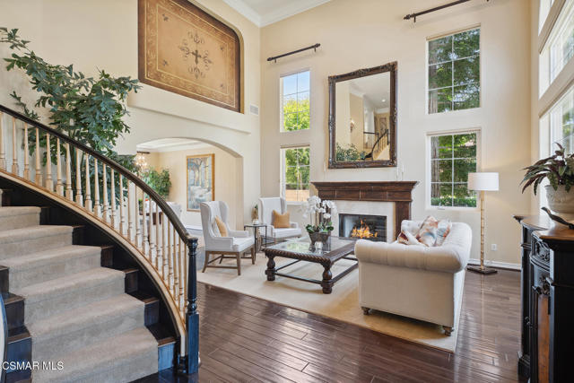 684 Noble Road, Simi Valley CA: https://media.crmls.org/mediaz/2a275a5b-8432-4900-8537-f6a993bddbc8.jpg