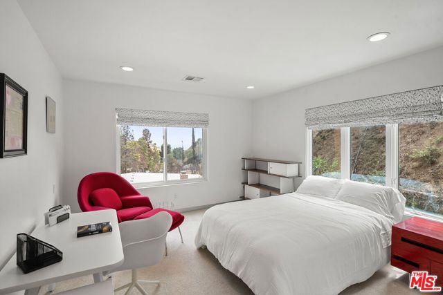Drew Fenton | 1257 Bienveneda Avenue Pacific Palisades CA | MLS: 7385502