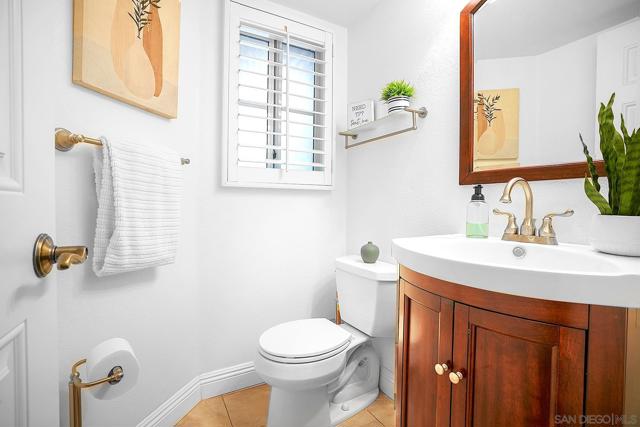 731 Edgewater Dr, Chula Vista CA: https://media.crmls.org/mediaz/2a27f49a-8cf7-4f6b-84a3-7de8e0867ddd.jpg
