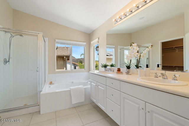 668 Camino De La Luz, Newbury Park CA: https://media.crmls.org/mediaz/2a283bfa-ae3c-4d22-8d7b-005cd5b58665.jpg