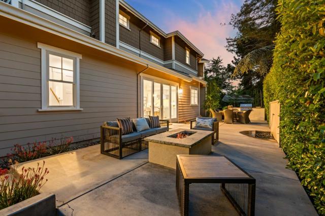 2002 Sunnyview Lane, Mountain View CA: https://media.crmls.org/mediaz/2a28e0ca-3f3c-4b02-8650-4ce041335867.jpg