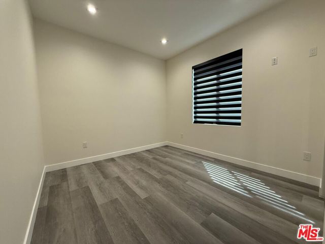 10229 1/2 N Jumilla Avenue, Chatsworth CA: https://media.crmls.org/mediaz/2a291476-f188-45b2-9fa5-7e33bc948113.jpg