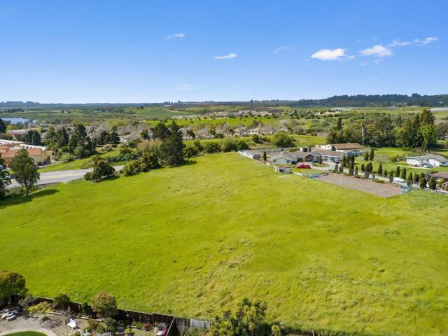 40 Eileen Street, Watsonville CA: https://media.crmls.org/mediaz/2a29183e-be5d-4364-8b89-291d6312d459.jpg