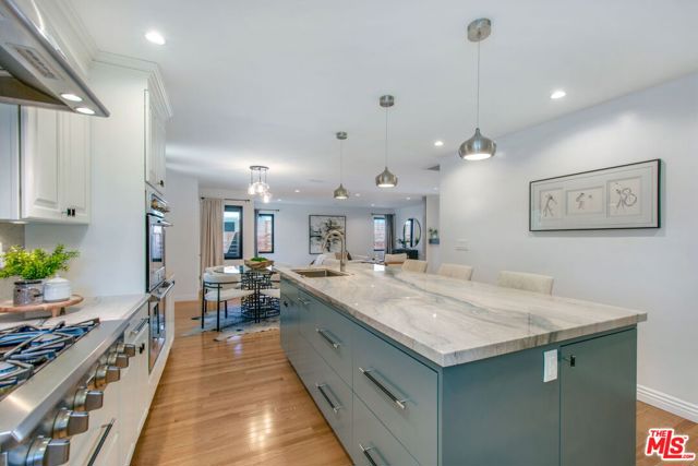 3558 S Muirfield Road, Los Angeles CA: https://media.crmls.org/mediaz/2a29695d-a81a-47ce-901f-13db3b5b8505.jpg