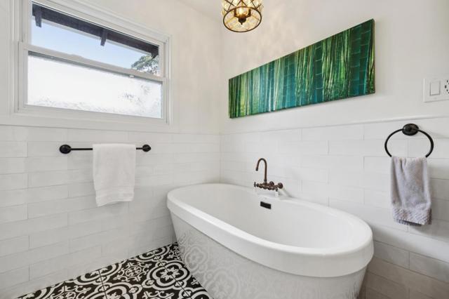 3279 N Cabrillo Highway, Half Moon Bay CA: https://media.crmls.org/mediaz/2a296af3-58fb-427c-89ae-72223571f406.jpg