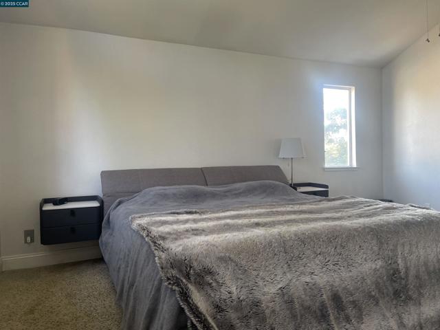 1011 Amanda Cir, Brentwood CA: https://media.crmls.org/mediaz/2a298e5c-b314-41e0-9126-762969d0706f.jpg