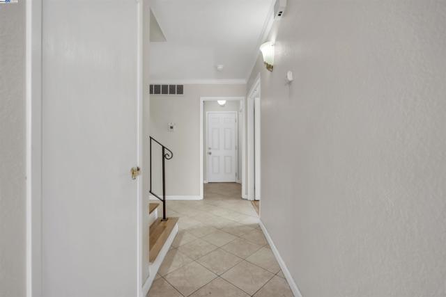 2380 Cabrillo Dr, Hayward CA: https://media.crmls.org/mediaz/2a2a83c4-205a-4eab-8679-78584e971aa4.jpg