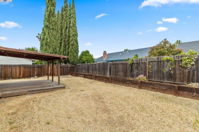 368 Helen Way, Livermore CA: https://media.crmls.org/mediaz/2a2ad1d5-f309-4967-96ca-301fd20c1790.jpg