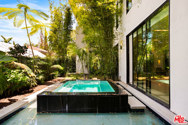 619 N Harper Avenue, Los Angeles CA: https://media.crmls.org/mediaz/2a2c16f5-9b84-4d06-9fb7-e6fb6af41693.jpg