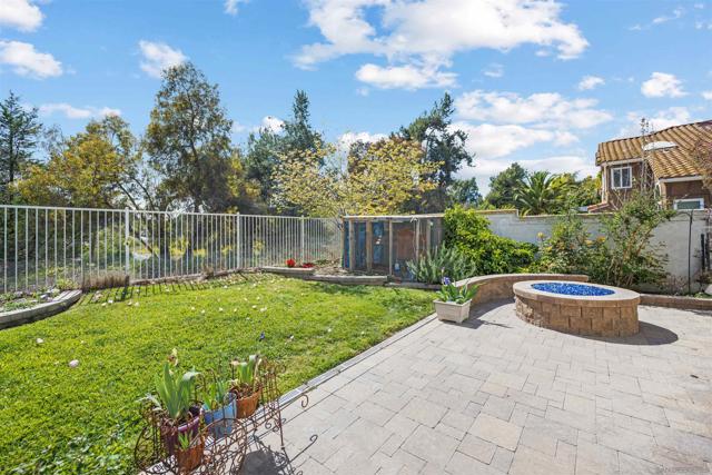 1205 Masterpiece Dr, Oceanside CA: https://media.crmls.org/mediaz/2a2c34de-d01e-47bf-853f-8bdb1d59fa11.jpg