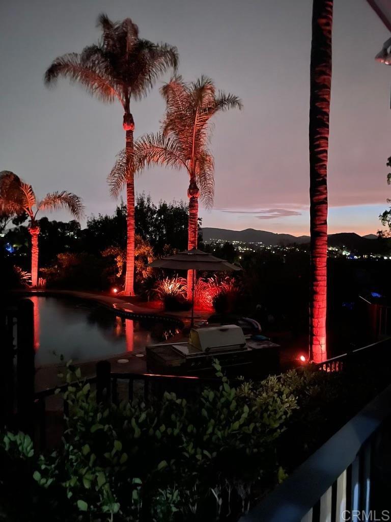 https://media.crmls.org/mediaz/2a2cd2c7-d35f-46f1-9454-370b8b72bb17.jpg?preset=X-Large