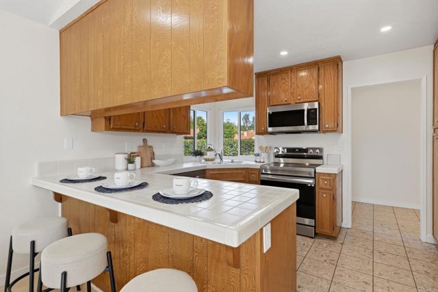 Detail Gallery Image 13 of 38 For 10896 Pointed Oak Ln, San Diego,  CA 92131 - 3 Beds | 2 Baths